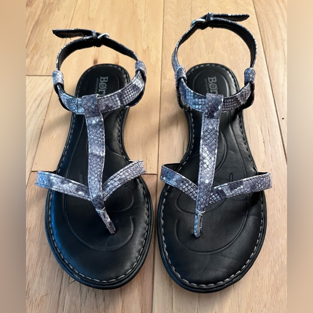 BORN Womens Snakeskin Idina Flat Sandal, 7 M EUC